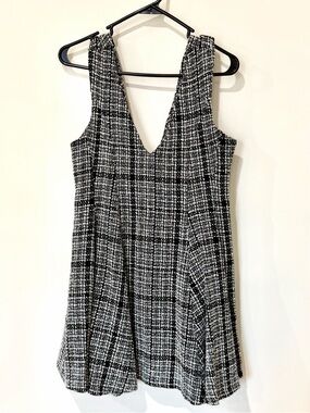 Black & White knit V-Neck Women's Dress